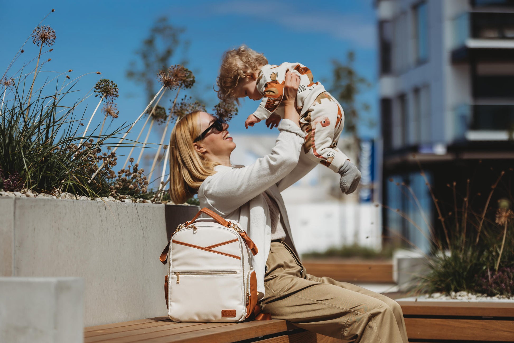 Ally Scandic - Wickelrucksack | Cappuccino - Panda Pals