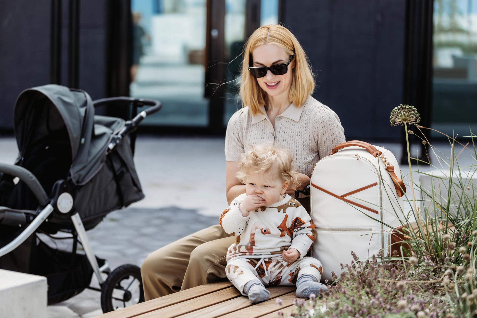 Ally Scandic - Großer Wickelrucksack | Cappuccino - Panda Pals