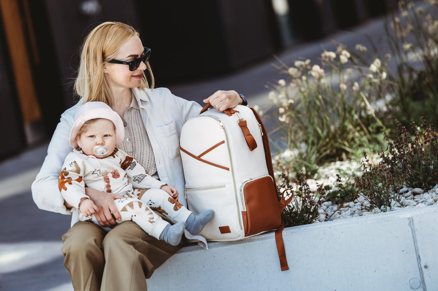 Ally Scandic - Großer Wickelrucksack | Cappuccino - Panda Pals